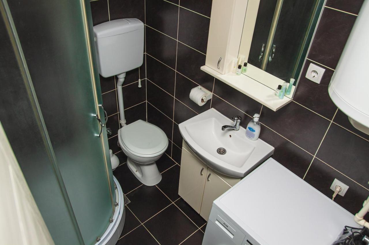 Family Apartmani Le Leskovac  Dış mekan fotoğraf
