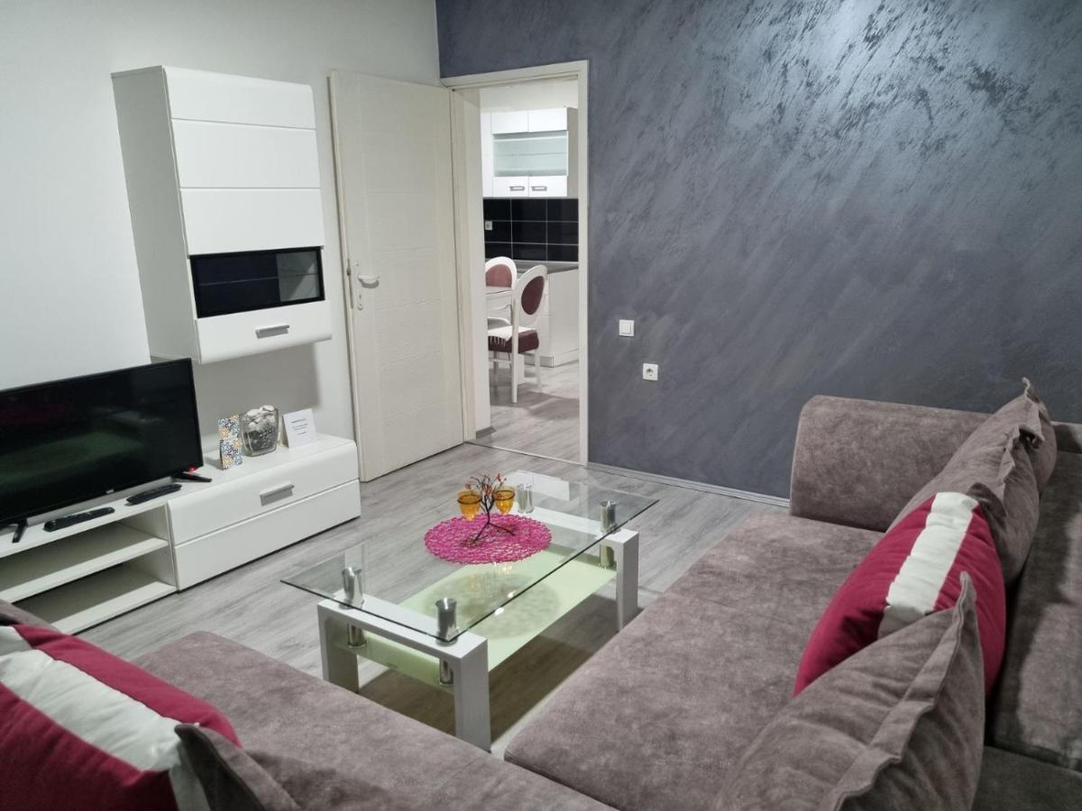 Family Apartmani Le Leskovac  Dış mekan fotoğraf