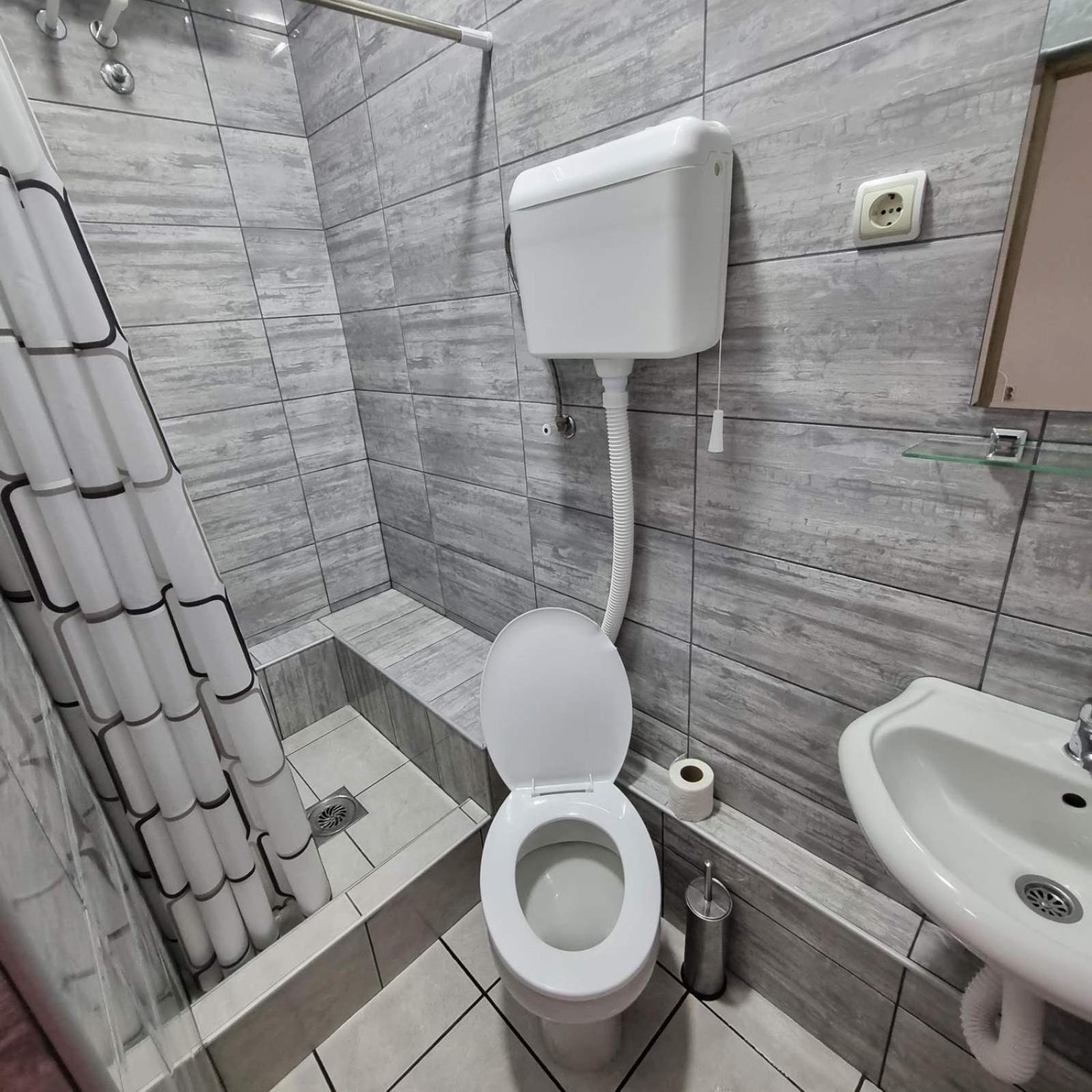 Family Apartmani Le Leskovac  Dış mekan fotoğraf